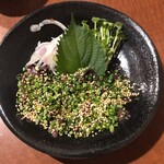 つる屋 - レバ刺し　1380円
