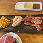 USHIHACHI - 新鮮ホルモン焼き肉セット