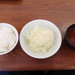 Tonkatsu Katsuya - お代わりの品々
                      気分良くお代わりが出来るのはありがたい！