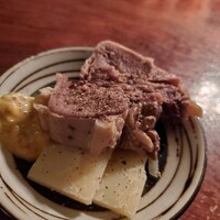 カルネジーオ イースト - 