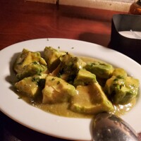 カルネジーオ イースト - 