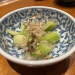 すし青木 - セロリ浅漬け（220円）