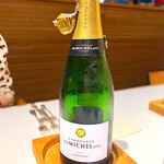 プルミエ・クリュ - ◉ Jose Michel & Fils  Brut Tradition  NV
AOC : Champagne /  70% Pinot Meunier, 30% Chardonna