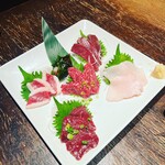 もつ鍋と馬刺し 馬肉寿司 居酒屋 九州小町 個室 飲み放題 - 