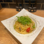 石窯のある洋風酒場 BUOONO! - アサリとトマトのボンゴレ