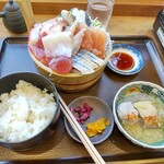 Uomaru Sengyoten - 魚丸刺身定食。