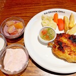 RIO GRANDE GRILL - メインの鶏肉とデザート3品