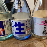 朱鷺伝説と露天風呂の宿 きらく - ドリンク写真:地元佐渡の日本酒（左から、天領盃、真稜、金鶴）、天の夕鶴のみ本醸造、他二つは特別本醸造酒。三品とも生貯蔵酒。