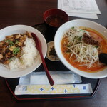 Chuuka Baru Buyuu - 担々麺¥800＆ミニ麻婆丼¥300