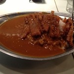 カレーの店 タカサゴ - カツカレー大盛り（９００円＋１１０円）