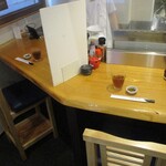 とんかつ 檍 - カウンター、揚げ場前