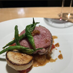 マンサルヴァ - これまた好物のシストロン産仔羊♪
      茸も出てきて、少しずつ秋の装い。これまた美味。