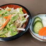 Akamatsu - サラダと漬物
