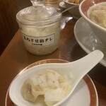 広州市場 - 玉葱の甘酢のタレで味変