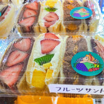 NiBBLES COFFEE！ - フルーツサンド