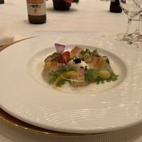 ホテル日航福岡 - 玄海産もみじ鯛と北海道帆立の貝柱の炙り