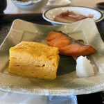 気仙沼ホテル観洋 - 焼き鮭、卵焼き