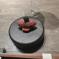 USHIGORO S. GINZA - キャビアと和牛の燻製タルタル