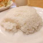 MOMO's Cafe&Restaurant - 日本のお米に似たごはんだよ