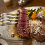 O's House - テンダーロインステーキ　レア焼きアップ