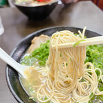 とんこつラーメン まる一 - 細麺です