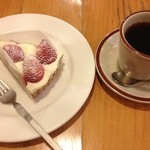 Cafe Goju - イチゴのタルト、コーヒー