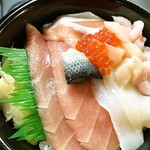 魚丼 - 料理写真:
