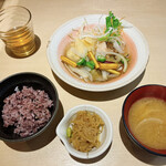 Teshio Gohan Gen - 手作り巾着とやわらか豚の秋あんかけ定食(雑穀米少なめ)_¥1,050