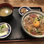 徳田酒店 - 海鮮丼 800円