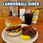 CANNONBALL DINER - 『Homemade  Bacon Cheese  Burger¥1,770』 『Homemade Fried Chicken¥400』 『アイスコーヒー¥170』