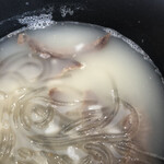 HANKI - あっさり牛スープの細切り牛肉と太めの春雨。