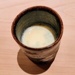匠 進吾 - 冷たい鮑出汁の茶碗蒸し、枝豆入り