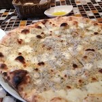 Days Kitchen Pizza＆grill - しらすのピザ