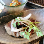 まさら庵TAKUMI - 鰹の黒にんにくソース