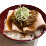 らあめん サンド - 肉ご飯キノコバター和風ソース。キノコバターソースが優しい！ご飯で温められた豚チャーシューに絶妙！