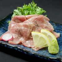 近江牛サーロイン焼き霜 刺身