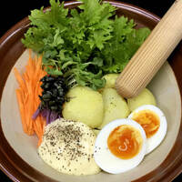 A-4認定近江牛燻製と紫芋パープルスイートの豪快ポテトサラダ