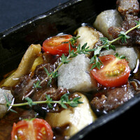 近江牛フランクと千両茄子と黒あわび茸のアヒージョ