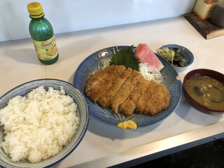 Tonkatsu Shinka - とんかつ定食　850円