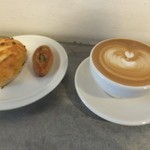 ブレッドアーエスプレッソ - アールグレイ、オリーブ、カフェラテ