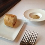 レストラン テズ - 豚と野菜のペースト、パン