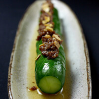 近江牛肉味噌の丸ごと一本胡瓜もろきゅう