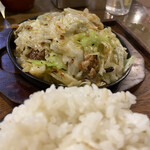 Niku Be Yu Uichi Hanten - ◎毎日10食限定の半人前・小ライス¥590の
      　ご飯を中に変更　¥660