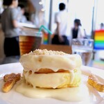 レインボーパンケーキ - マカダミアナッツパンケーキ