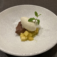 ステーキハウス ハマ  目黒店 - デザート。別室で食べる。