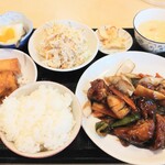全家福 - 鶏肉の黒酢炒め定食