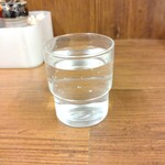 ラーメン二郎 - 着席、奥から2番目