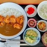 Washokudokoro Ofukurotei - から揚げカレー ご飯少なめ 天ぷらサービス
