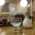 長寿庵 - 日本酒は一種のみ。新潟八海山