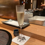 一心 金子 - スパークリングワインで乾杯